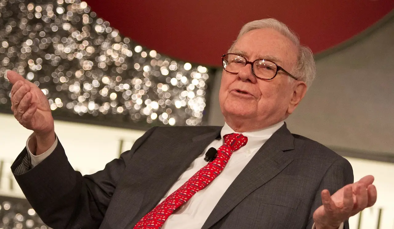 Comment investir comme Warren Buffett ? Ses 7 conseils et son portefeuille Bourse 2025 analysé